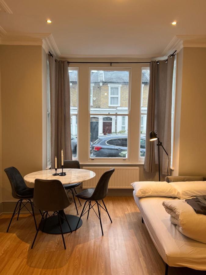 Lovely 2-Bedroom Victorian Flats Londres Exterior foto